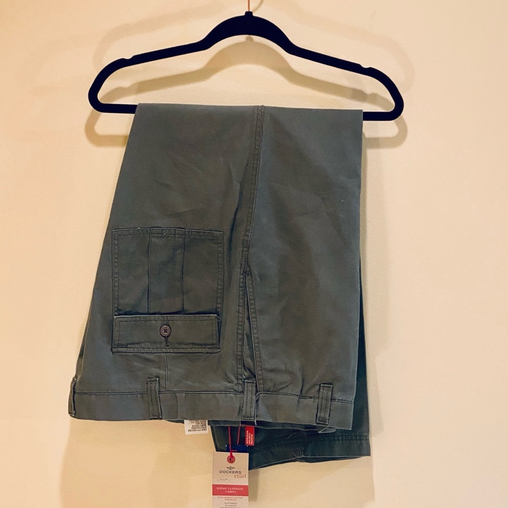 🌟HP🌟NWT Olive Green Dockers Iconic Flat front Straight Leg Cargo Pants 36 x 30